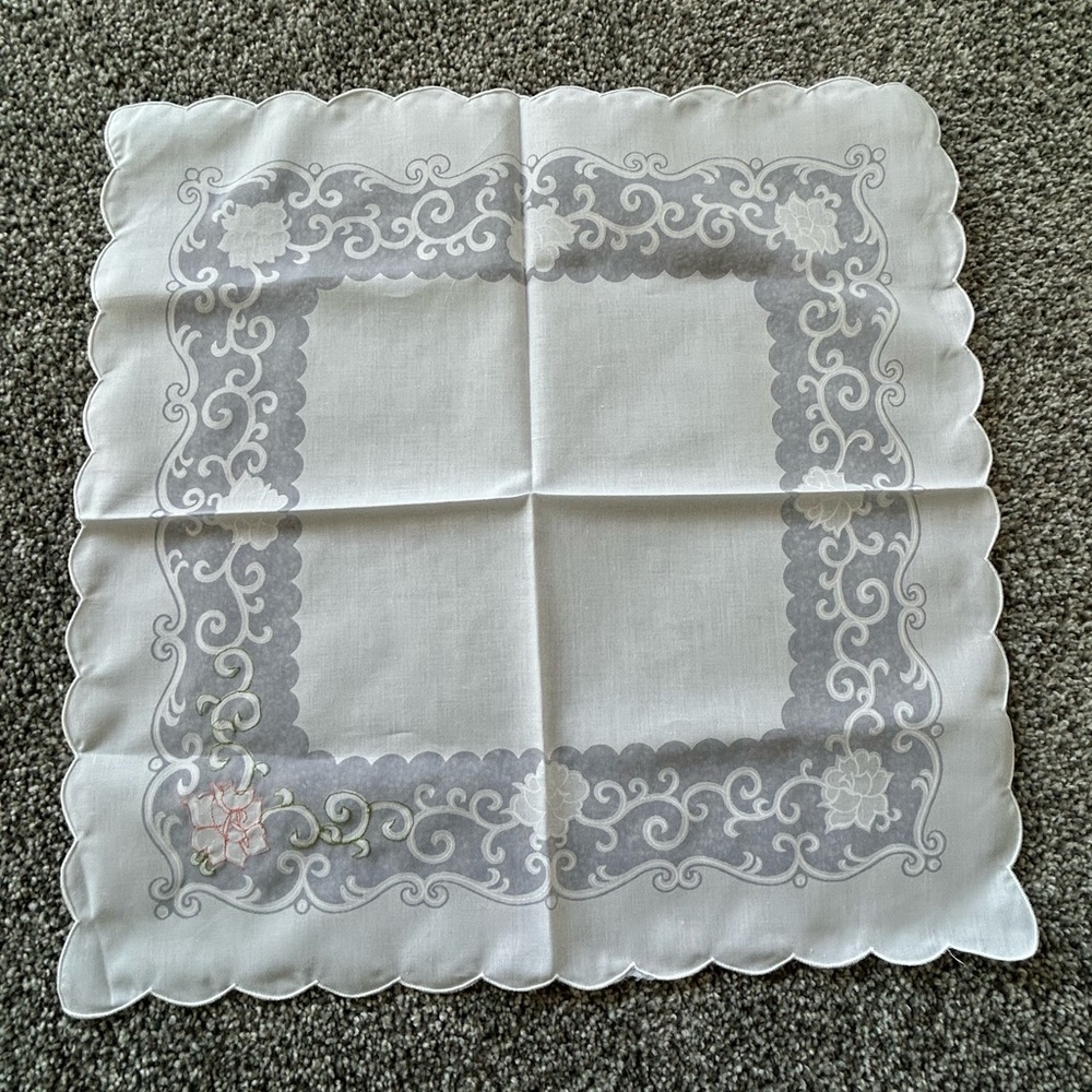 Decorative White Napkins - Picture 2 of 3